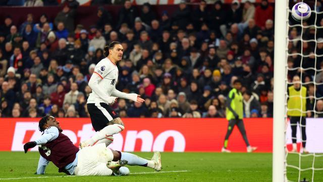 竞技宝官网-斯洛特敲打努涅斯：跑动要积极，心态要学远藤航