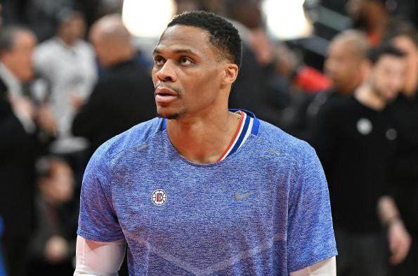 竞技宝APP-硬汉！韦少计划下周复出 左手骨折3周就将归来