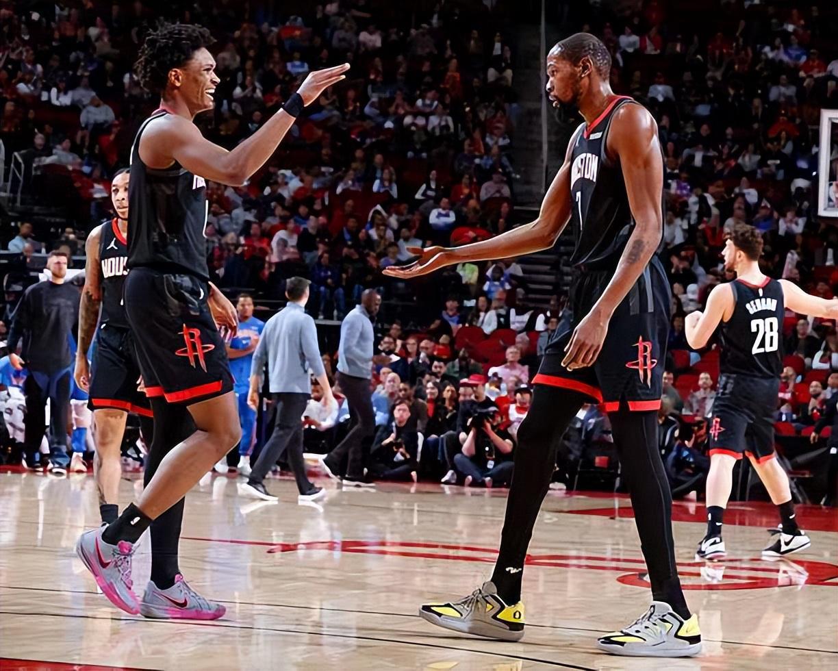 竞技宝官网-完全错误的用人方式！火箭为什么非要让后场新星担任先发控卫呢？