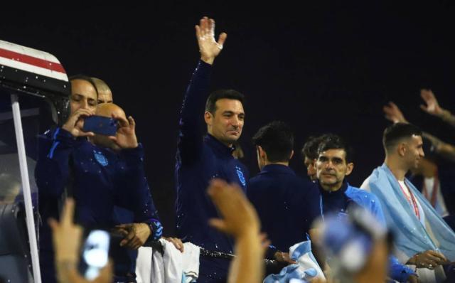 竞技宝官网-斯卡洛尼长篇采访①：决赛一度折磨，至今没看录像