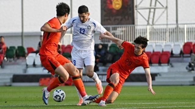 不止U23表现优秀 国足首期海外拉练不败战绩回国|热身赛|迪拜|邵佳一|乌兹别克斯坦队|中国男足_新浪体育_新浪新闻
